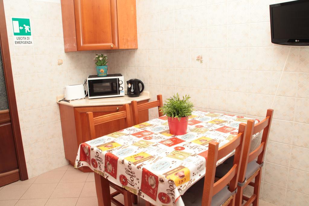 Vatican Stemar House Rome Room photo